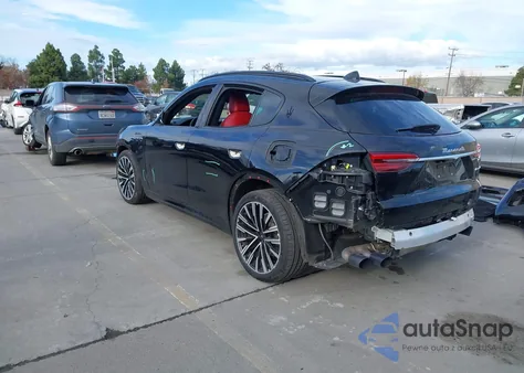 2023 Maserati Grecale Modena z USA, uszkodzony, nr VIN ZN682AVMXP7409279